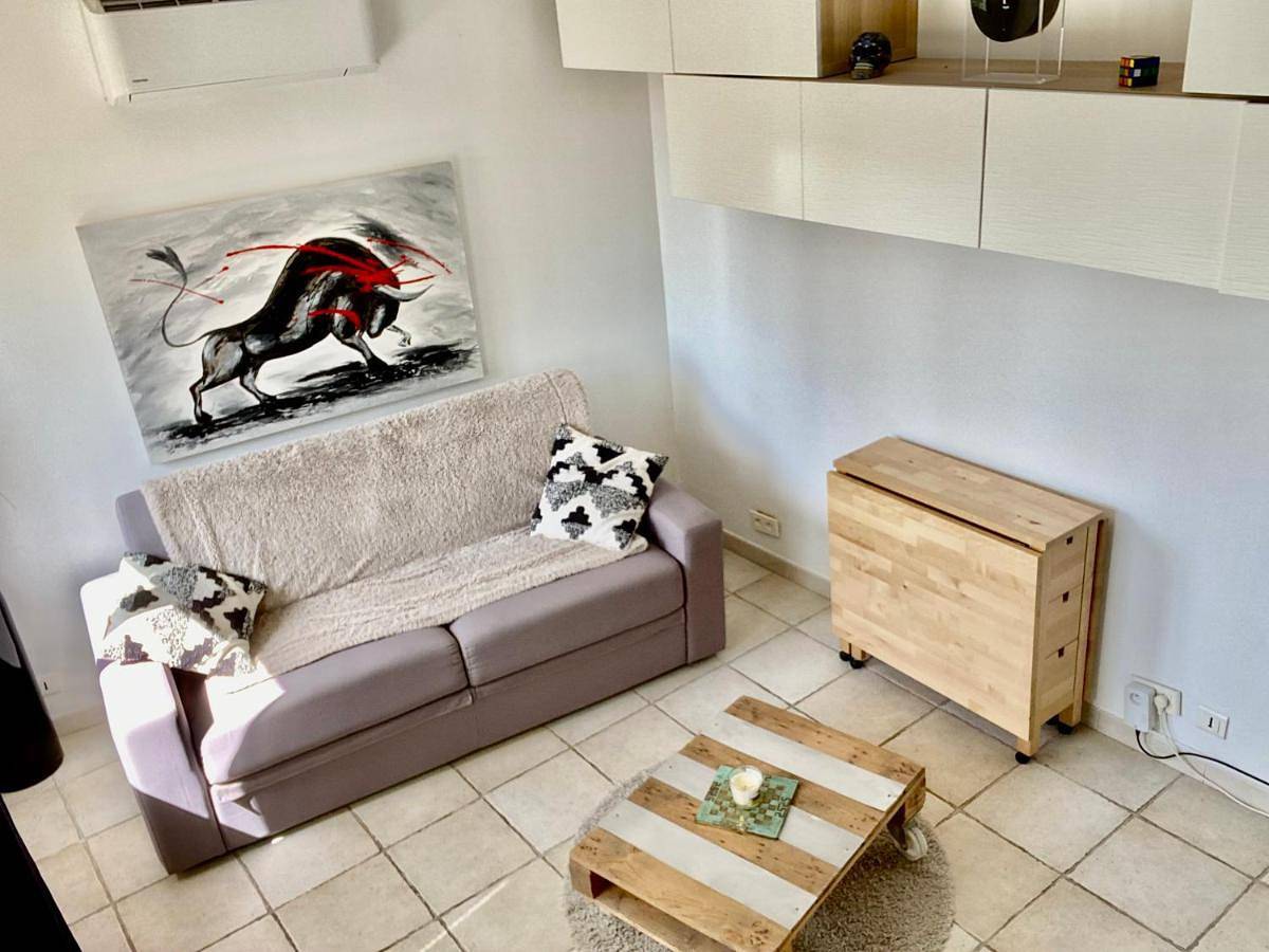 Appartement entier, Studio entre Aix en Provence et Marseille et parking in Septèmes-les-Vallons, Côte méditerranéenne (France)