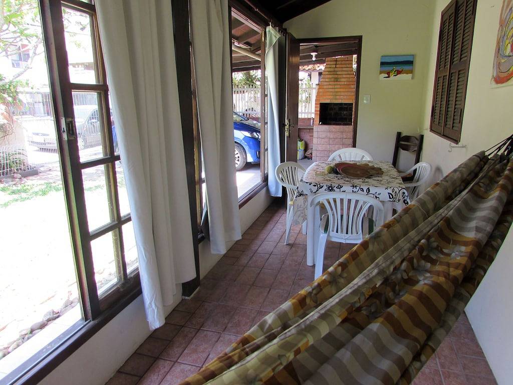 Casa Praia Gaivotas 100m from the sea, with large garden. in Ingleses do Rio Vermelho, Florianópolis