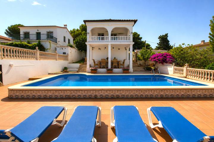 Chalet para 6 personas, con Balcón además de Terraza y Jardín en Bajo Penedés - 2