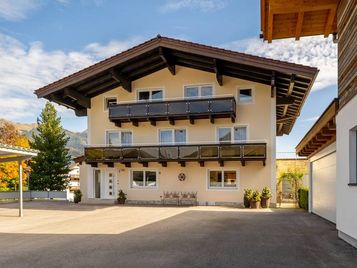Ferienwohnung für 6 Personen, mit Balkon und Garten