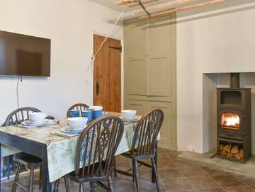 Log Cabin for 4 People in Windermere, Cumbria, Photo 4