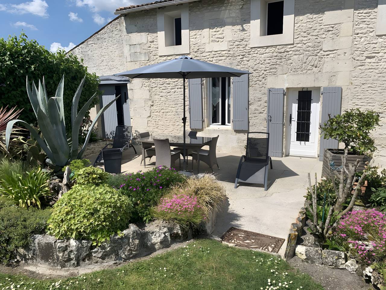 Maison De Vacances pour 5 Personnes dans Boutenac-Touvent, Région de Saintes