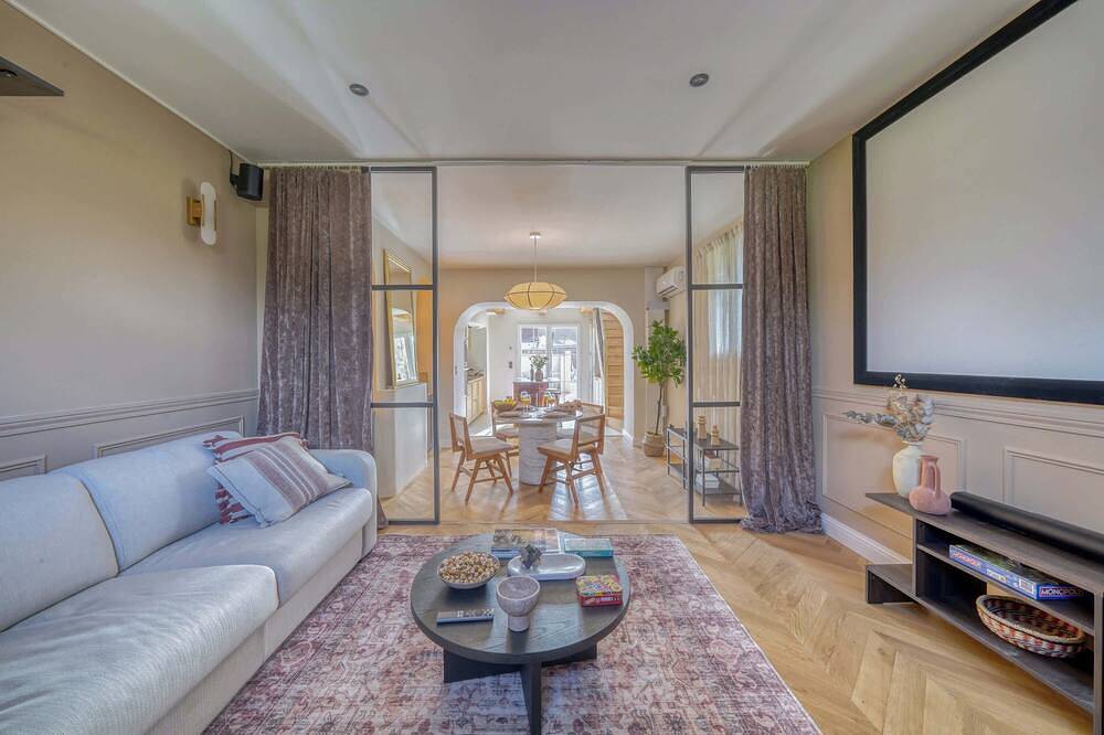 Tour du 18eme, Spa et Cinéma 4k, 1 chambre, 1 Sdb in Villenave-d'Ornon, Bordeaux und Umgebung