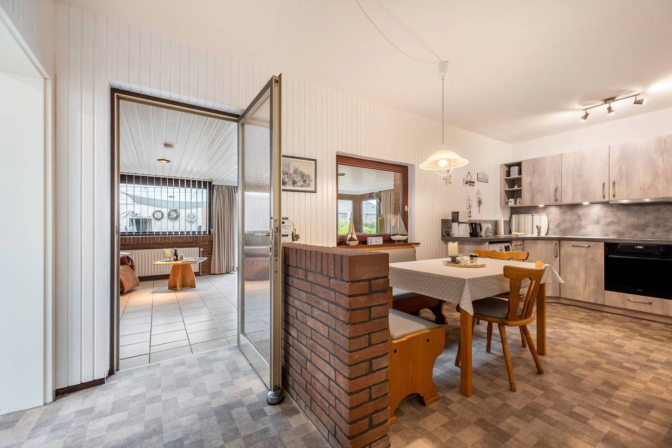 Ganze Wohnung, Ferienwohnung 'Nordseewind' mit gemeinsamer Terrasse, privatem Garten und Wi-Fi in Kronprinzenkoog, Dithmarschen
