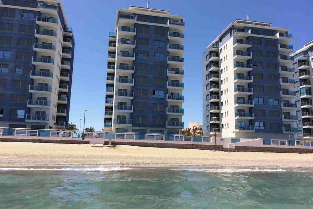Entire apartment, Beachfront sea-view apartment in La Manga del Mar Menor, Mar Menor
