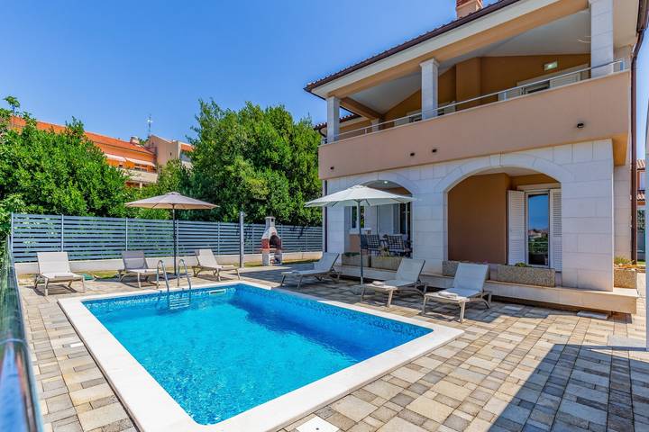 Villa für 10 Personen, mit Garten und Terrasse sowie Pool, mit Haustier in Pula - 4