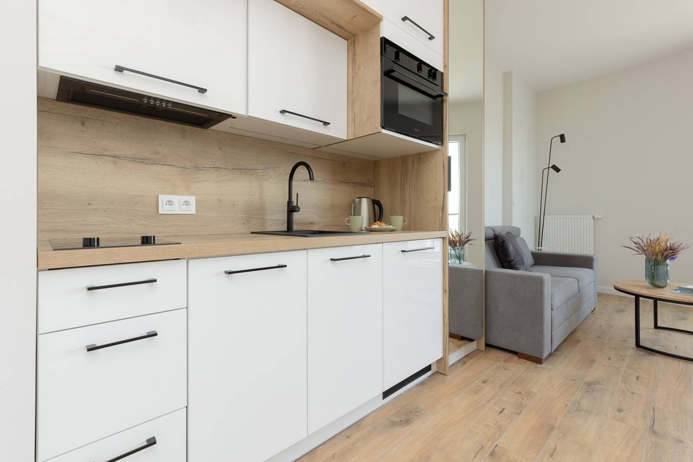 Entire studio, Comfortable Studio | Parking in Garage | Air Conditioning in Warsaw, Masovia