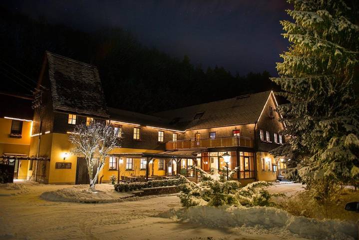 Hotel für 2 Personen, mit Terrasse und Whirlpool sowie Garten und Sauna in Saalfeld - 2