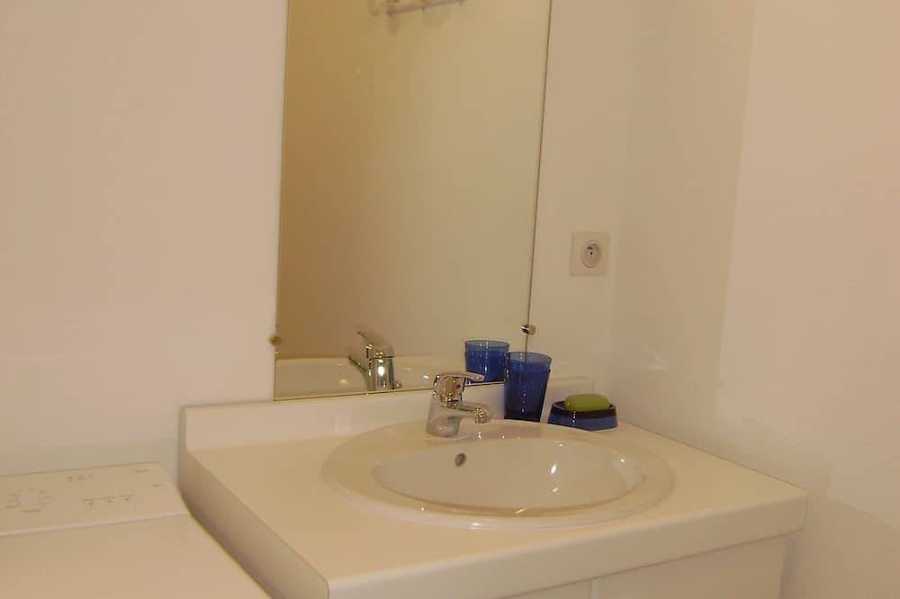 Apartamento entero, Studio + Terrace 8 m² So center Anglet - plages in Anglet, Region de Bayona