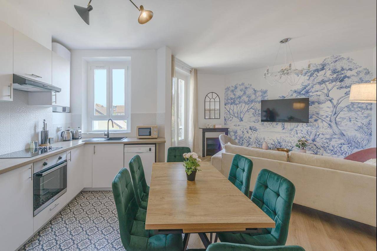 Appartement entier, Three-Bedroom Apartment in Aulnay-sous-Bois, Seine-Saint-Denis