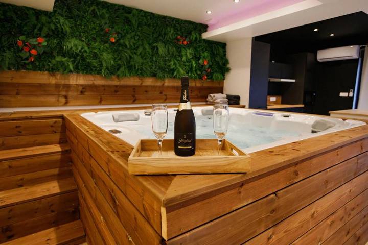 Gîte pour 2 personnes, avec terrasse et jacuzzi à Fontaine-Notre-Dame