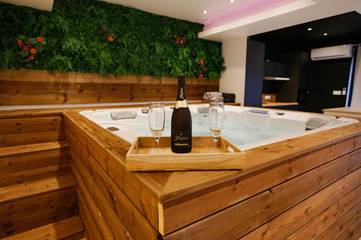 Gîte pour 2 personnes, avec jacuzzi et terrasse à Fontaine-Notre-Dame