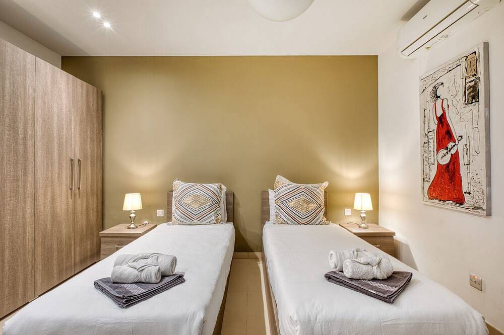 Apartamento inteiro, Beautiful Penthouse with pool and terrace in Swieqi, Ilha de Malta