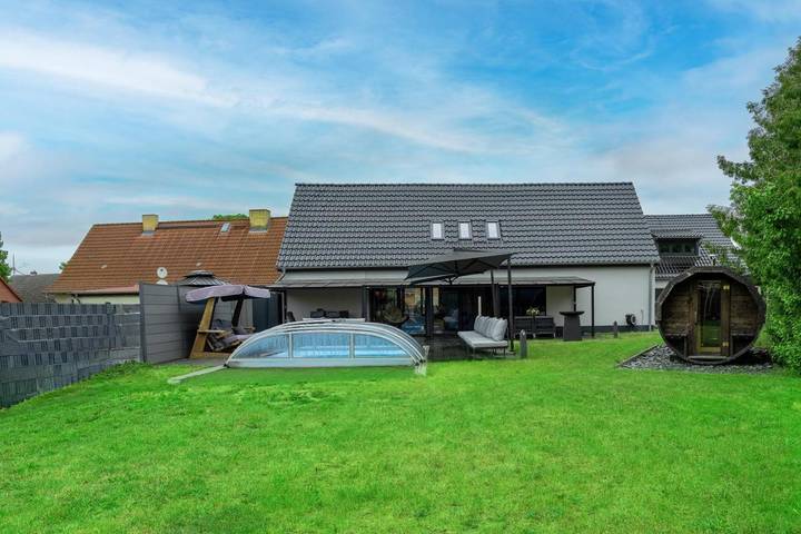 Ferienhaus für 8 Personen, mit Garten und Sauna sowie Ausblick und Pool, mit Haustier an der Müritz - 3