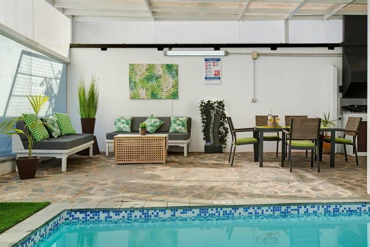 Casa 'Los Cipreses' con vistas a la montaña, piscina cubierta, jardín y Wi-Fi in Ingenio, Gran Canaria Este