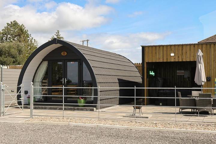 Glamping for 3 people, with Balcony and Hot tub as well as Terrace and Garden in County Fermanagh