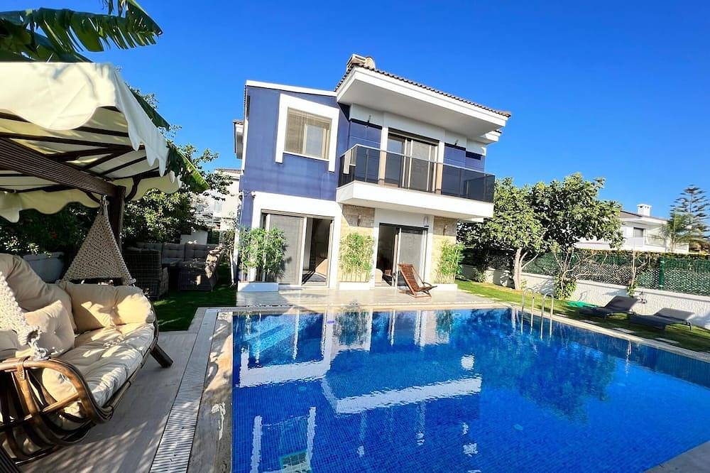 Awesome 4-bedroom villa with Ac in charming Cesme-Alacatı in Alacati, Provinz Izmir
