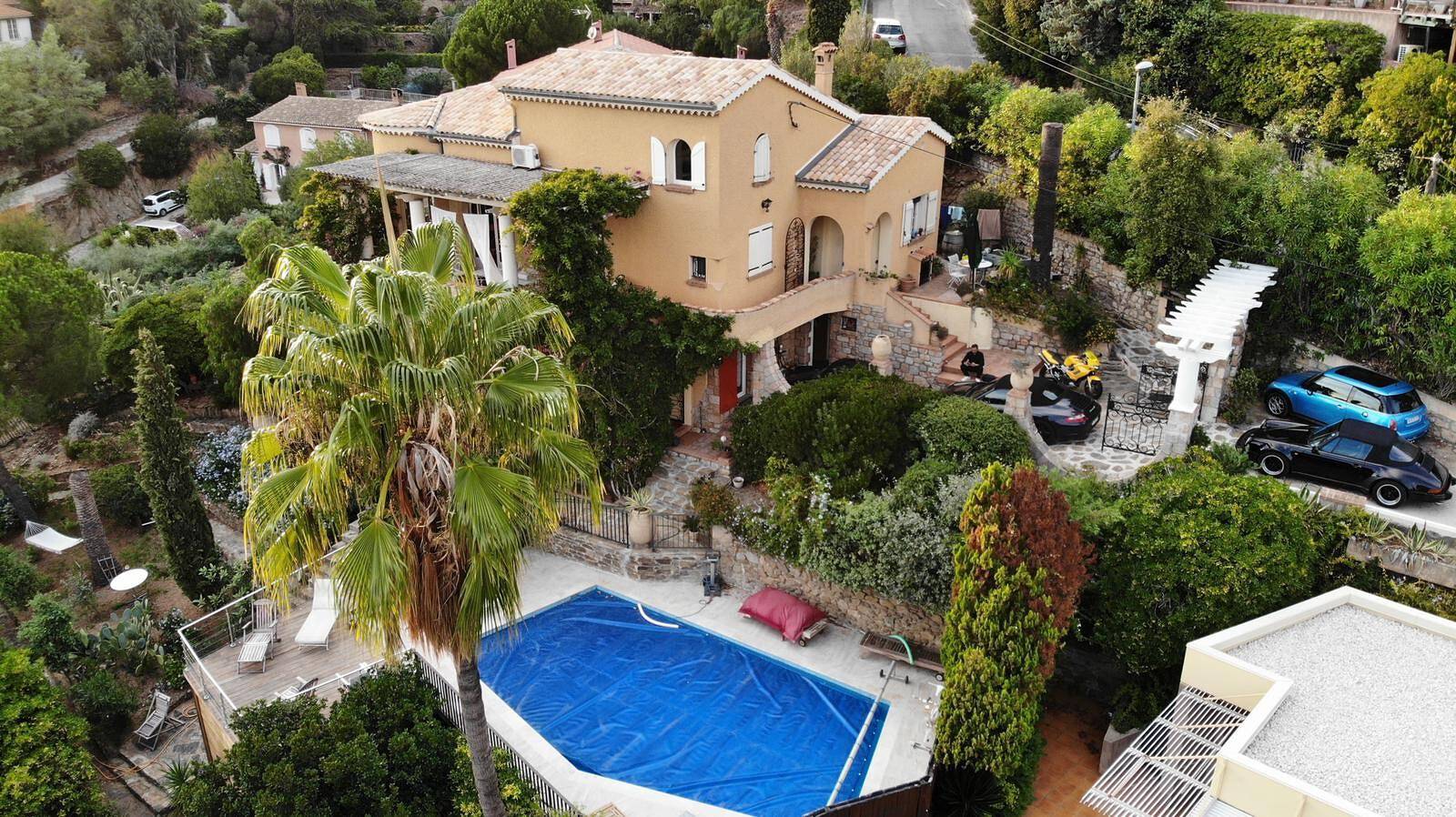 Bed and Breakfast 'Chambre Taroudant' with Sea View, Wi-Fi and Air Conditioning in Le Lavandou, Parc national Port-Cros