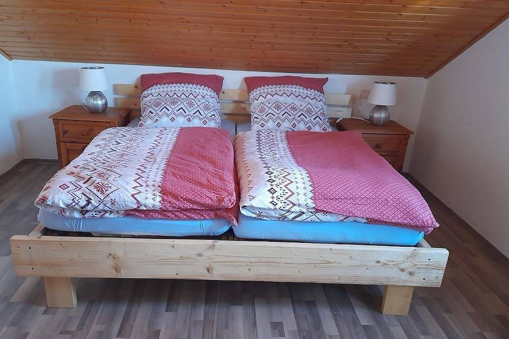 Ganze Wohnung, Ferienwohnungen am Sonnenhang - Ferienwohnung am Sonnenhang: Dachgeschoss in Reuschenbach, Hausen (Wied)