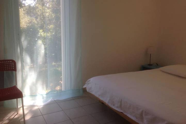 Location de vacances pour 4 personnes, avec terrasse ainsi que piscine et jardin à Ollioules - 3