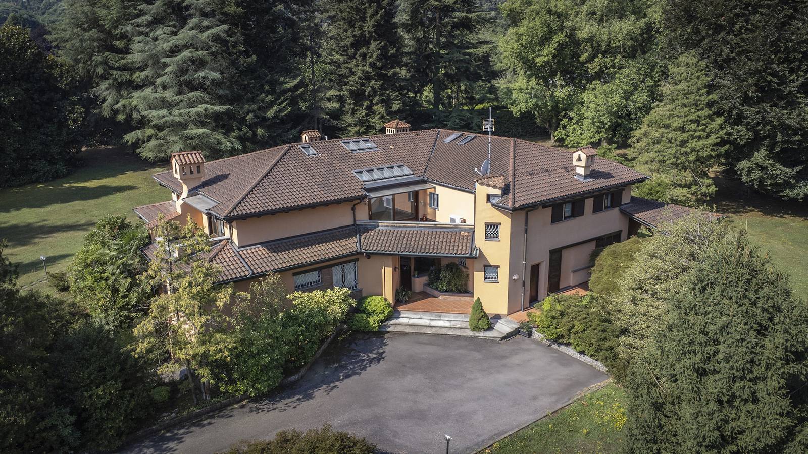 Villa pour 12 personnes avec jardin in Dormelletto, Lago Maggiore (Piemonte)