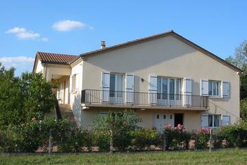 Gîte pour 4 personnes, avec jardin à Le Bugue