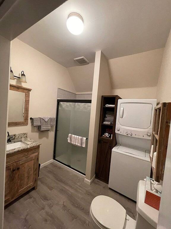 Pennsy Ridge Hideaway: Relax in our centrally-located wooded retreat w/ hot tub in Lancaster County