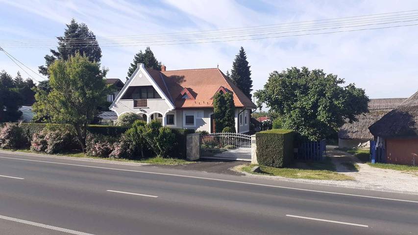 Ferienwohnung für 6 Personen, mit Balkon und Garten in Gyenesdias - 2