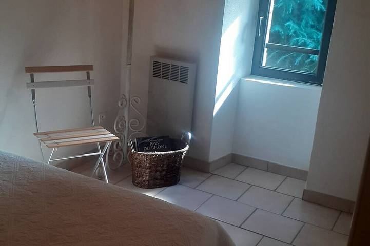 Location de vacances pour 4 personnes, avec Terrasse ainsi que Jardin et Piscine à Lachapelle-sous-Aubenas - 4