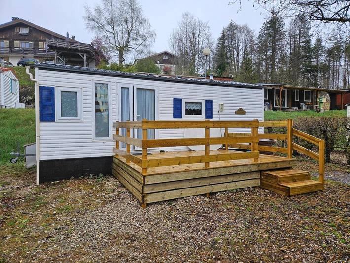 Camping pour 4 personnes, avec terrasse, animaux acceptés