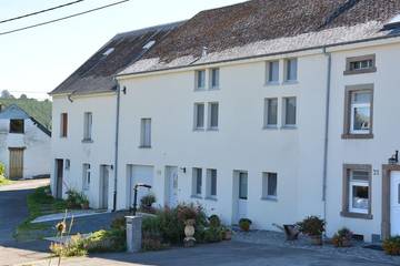 Gîte pour 9 personnes, avec terrasse et jardin à Martelange