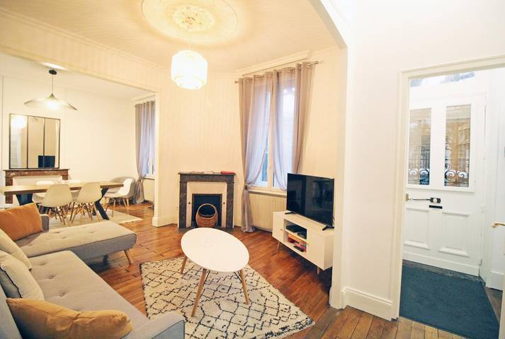 Gîte pour 8 personnes, avec Terrasse à Limoges