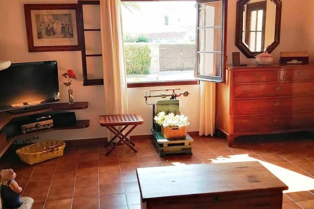 Villa Privada Con Piscina Y Jardín, A 100 Metros De La Playa in Sa Caleta (Minorca), Ciutadella