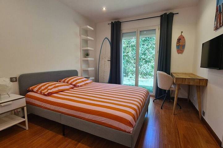 Location de vacances pour 8 personnes, avec piscine et jacuzzi ainsi que jardin et balcon à Montbazin - 4