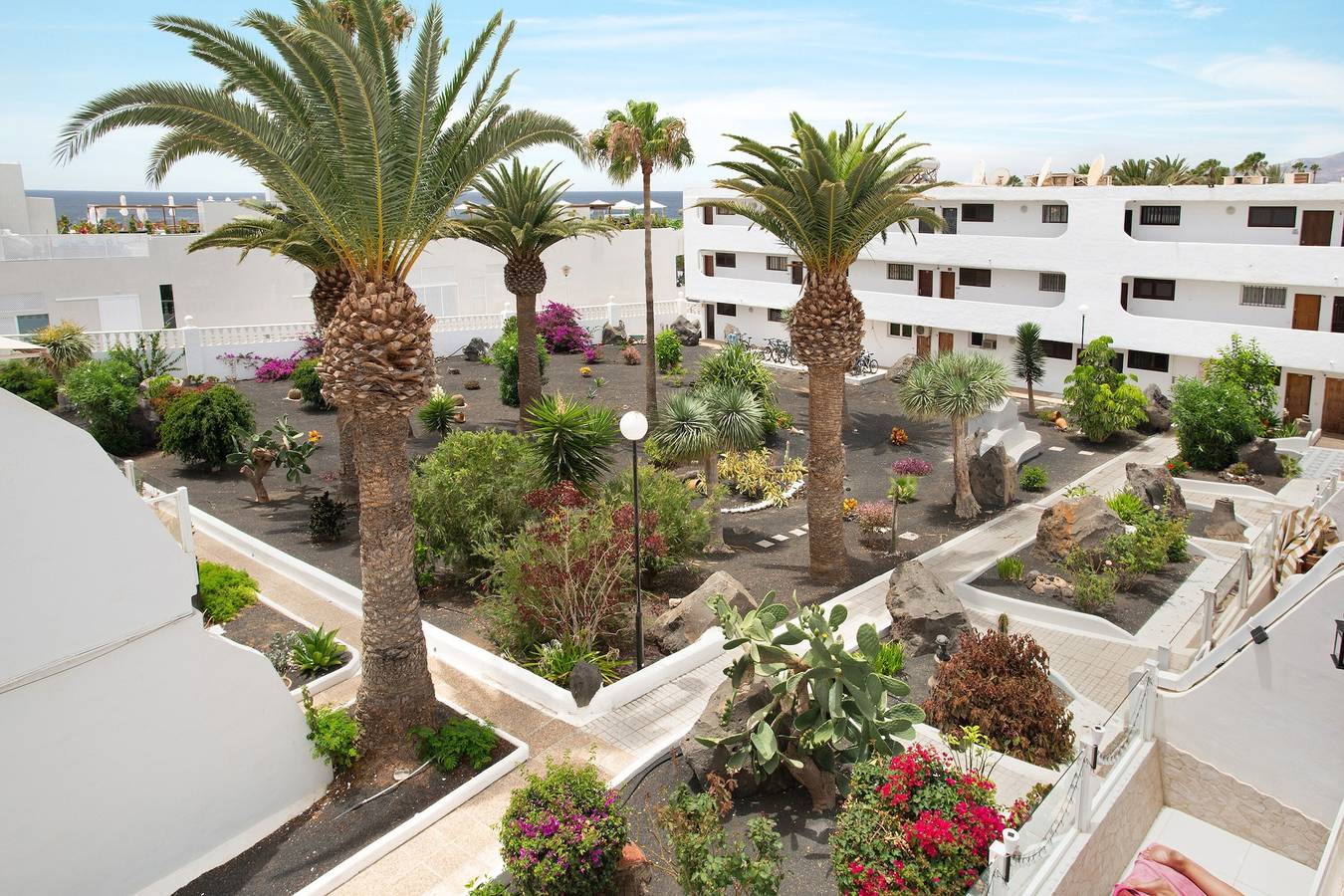 Entire apartment, Cozy apartment "Coqueto" near the beach with Wi-Fi, balcony, and shared garden in Puerto del Carmen, Tías