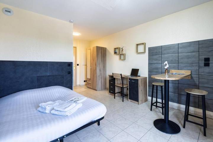 Location de vacances pour 2 personnes, avec Balcon et Terrasse ainsi que Jardin et Vue à Agen - 2
