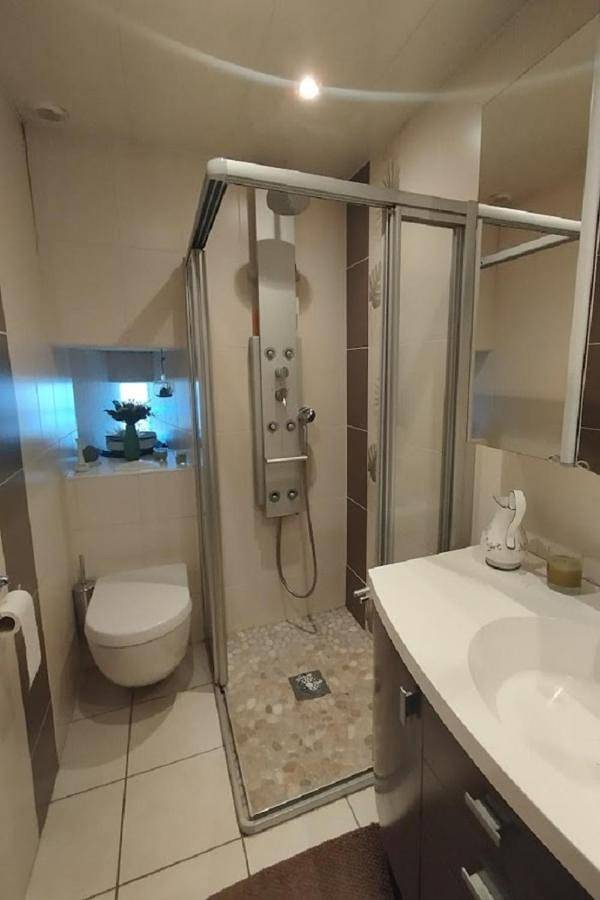 Location de vacances pour 5 personnes, avec jardin et vue à Menet - 4