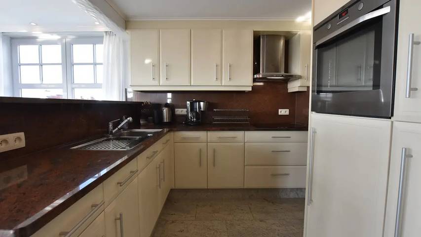 Gîte pour 10 personnes, avec jardin à Le Coq - 3