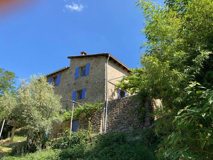 Location de vacances pour 5 personnes, avec jardin et vue, animaux acceptés à Chalencon - 2