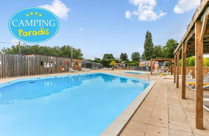 Camping pour 4 personnes, avec piscine et jardin ainsi que sauna et jacuzzi, animaux acceptés
