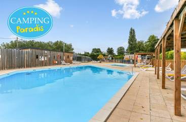 Camping pour 4 personnes, avec piscine et jacuzzi ainsi que jardin et sauna, animaux acceptés à Saint-Palais-sur-Mer