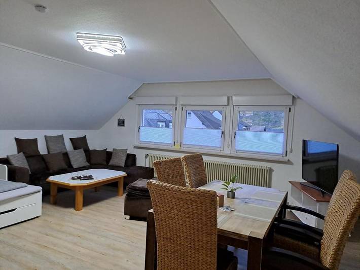 Ferienwohnung für 3 Personen, mit Terrasse und Ausblick in Dieblich