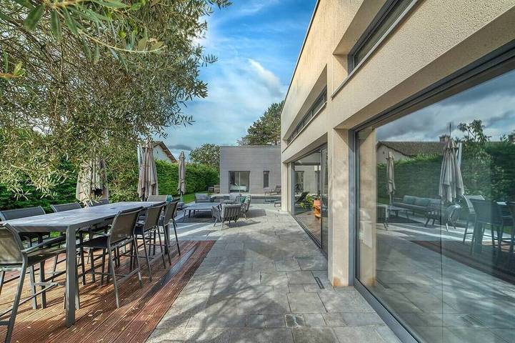 Location de vacances pour 8 personnes à Montanay