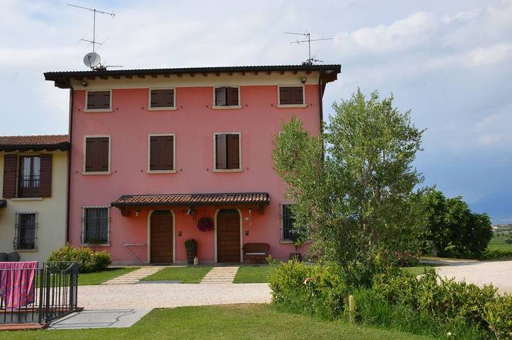 Ferienhaus für 6 Personen, mit Balkon und Garten