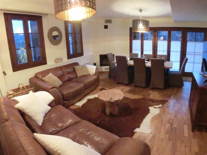 Location de vacances pour 8 personnes, avec jardin et vue dans Isavarre