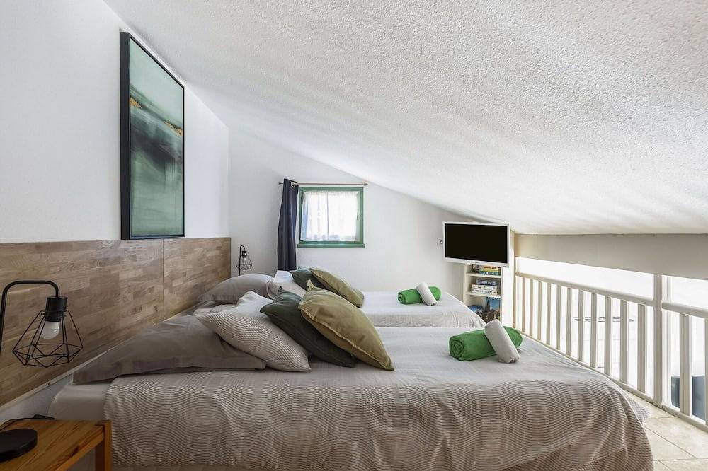 Schönes  Ferienhaus für 4 Personen mit Klimaanlage, Pool,  W-Lan, Tv und Terrasse in Maussane-les-Alpilles, Arles und Umgebung