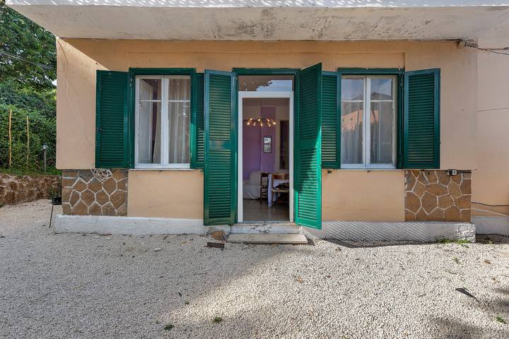 Ganze Wohnung, Apartment 'Piano Terra' mit Gemeinschaftsgarten, WLAN und Klimaanlage in Monte Compatri, Parco Regionale dei Castelli Romani