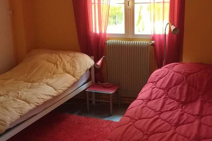 Gîte pour 10 personnes, avec terrasse et piscine ainsi que jardin et jacuzzi, animaux acceptés à Aire-sur-l'Adour - 4