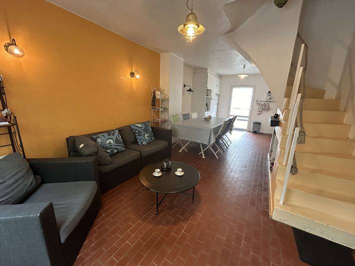 Location de vacances pour 8 personnes, avec jardin dans Plage des sables d'or