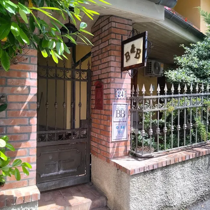 Alojamiento y desayuno para 2 personas, con terraza y jardín - 1